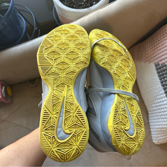 Nike LeBron Zoom Soldier Men’s 11.5 Yellow Sneakers - Picture 6 of 7